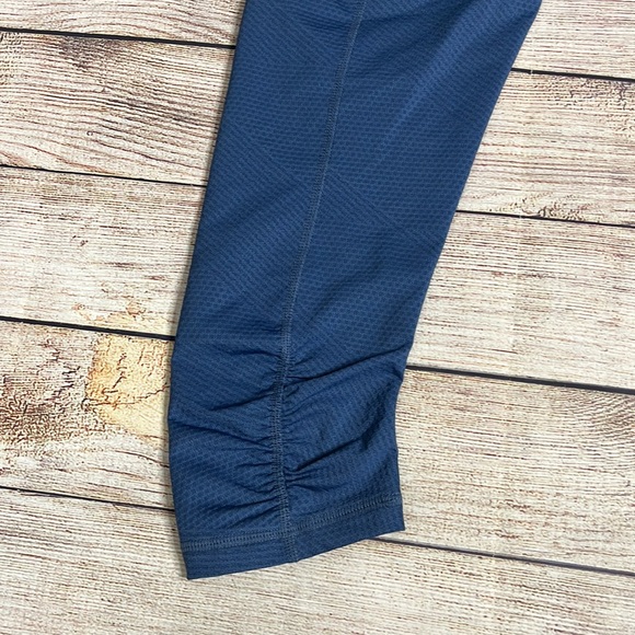 Prana Textured Crop Ruched Leggings - Picture 6 of 7